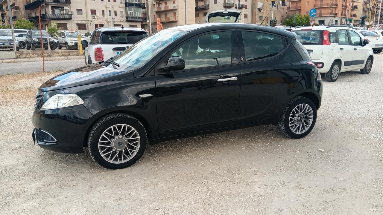 LANCIA YPSILON MTJ -2015