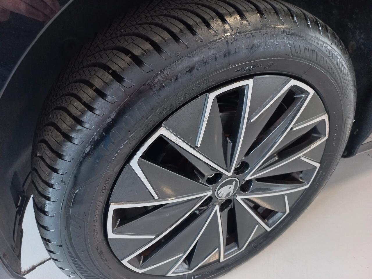 Skoda Kamiq 1.0 TSI 115 CV DSG Black Dots