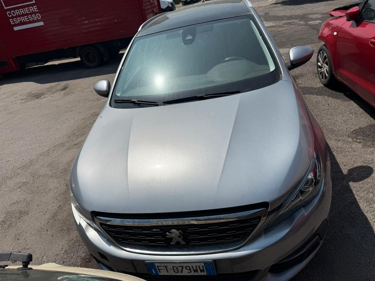 Peugeot 308 S.W. 1.5 Hdi Testata rotta