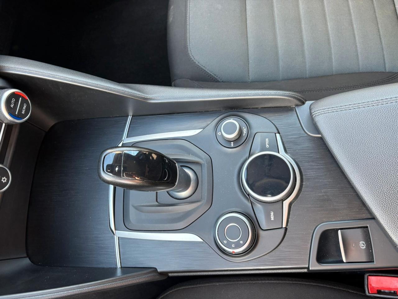 Alfa Romeo Giulia 2.2 Turbodiesel 150 CV AT8 Business