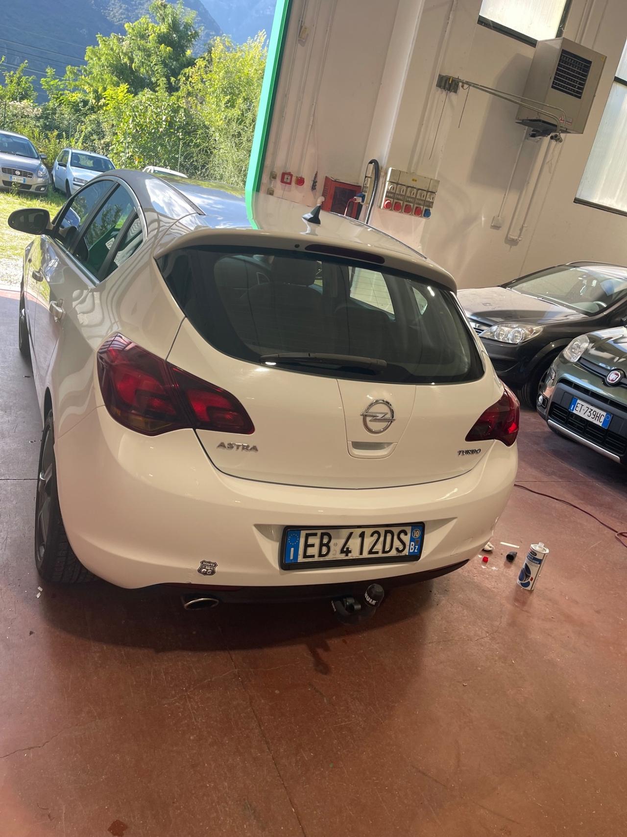 Opel Astra 1.6 Turbo 180CV 5 porte aut. Cosmo S