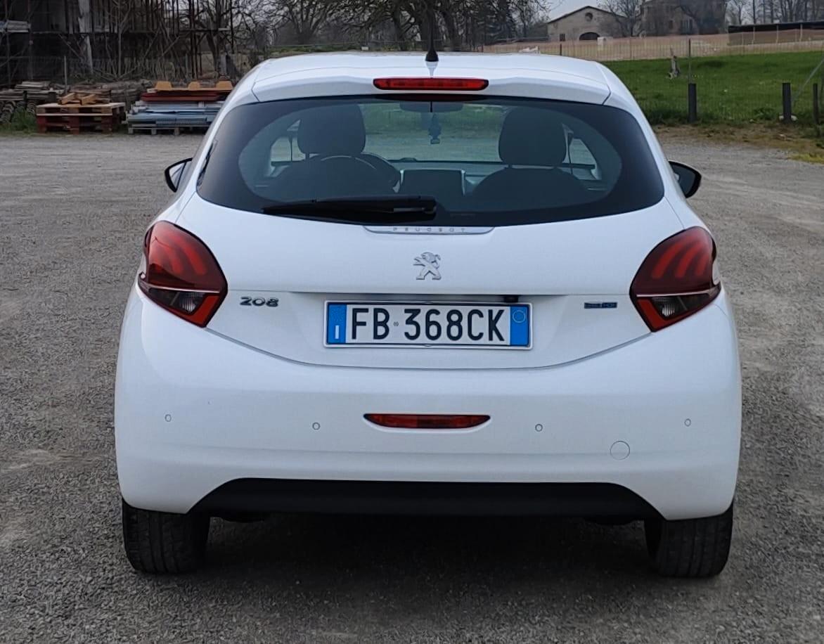 Peugeot 208 1.4 HDi 68 CV 5 porte Allure