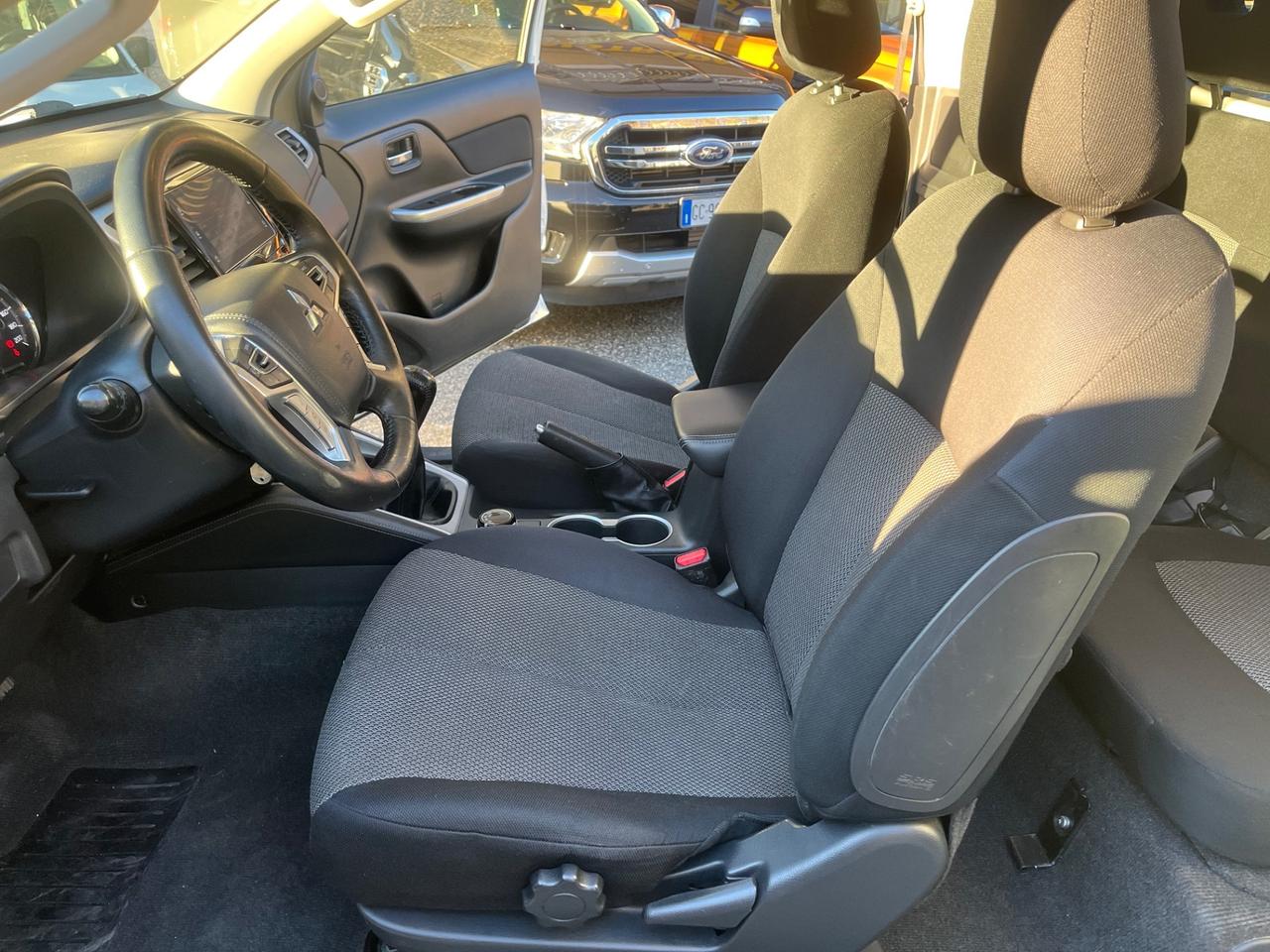 Mitsubishi L200 2.3 D Club Cab 4x4 Super Select Intense