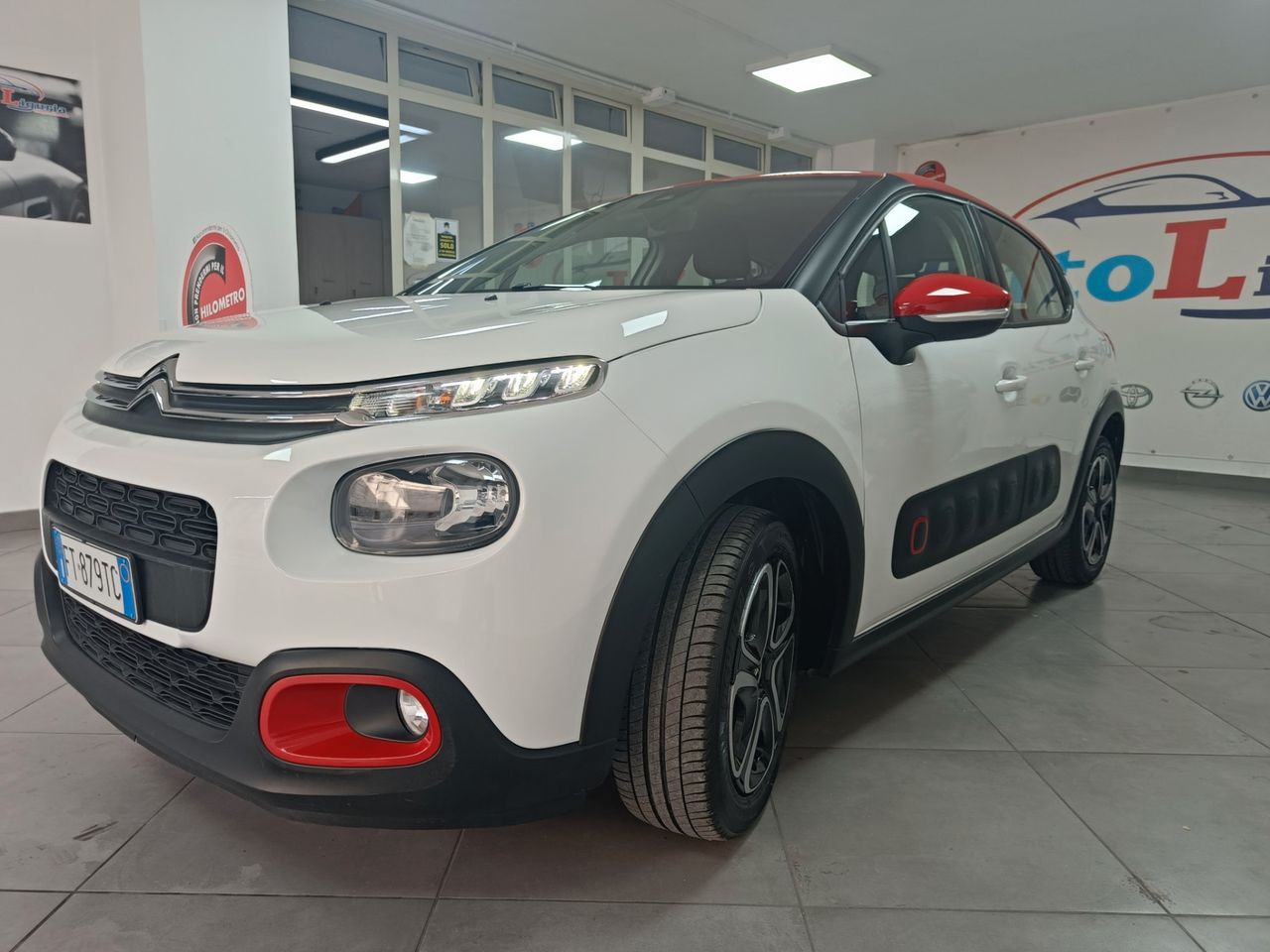 Citroen C3 PureTech 82 S&S Shine BI - COLOR