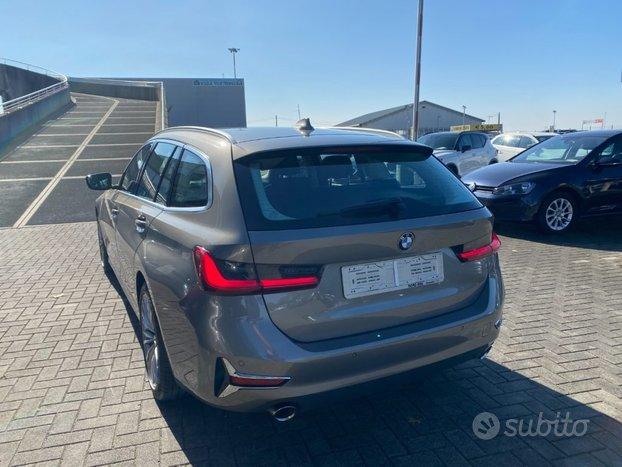 BMW 320 d xDrive Touring Luxury
