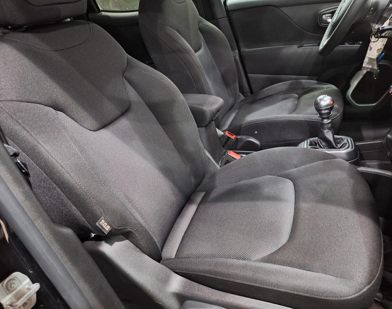 Jeep Renegade 1.6 Mjt TOTAL BLACK MET 22.928 Km