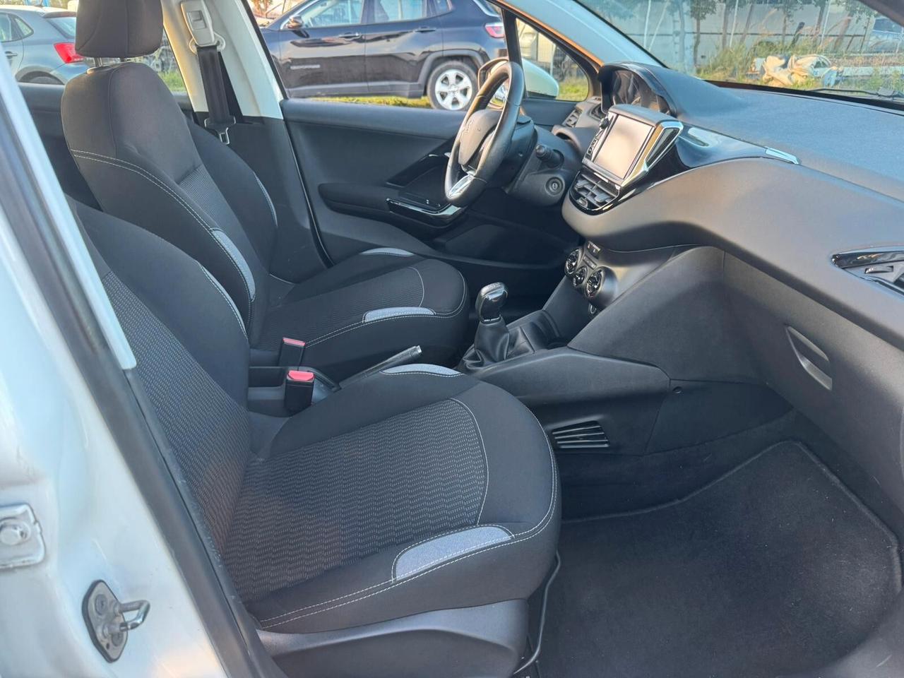 Peugeot 208 1.2 del 2016 5 porte SOLO 121.000 KM