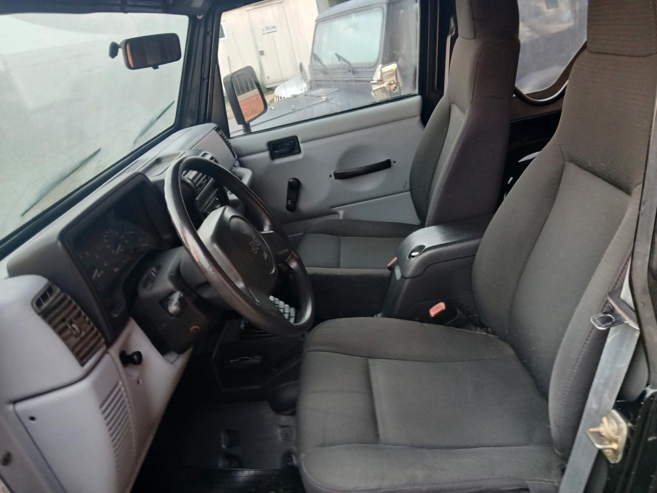 Jeep Wrangler 2.5 cat Sport