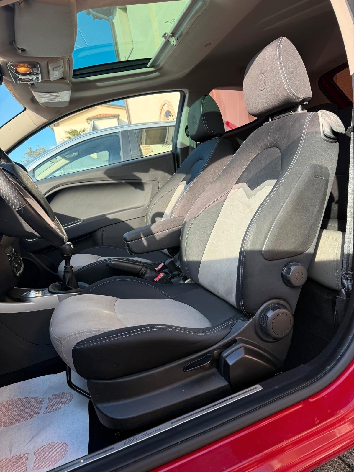 Alfa Romeo MiTo 1.3 JTD Distinctive + TETTO PANORAMICO