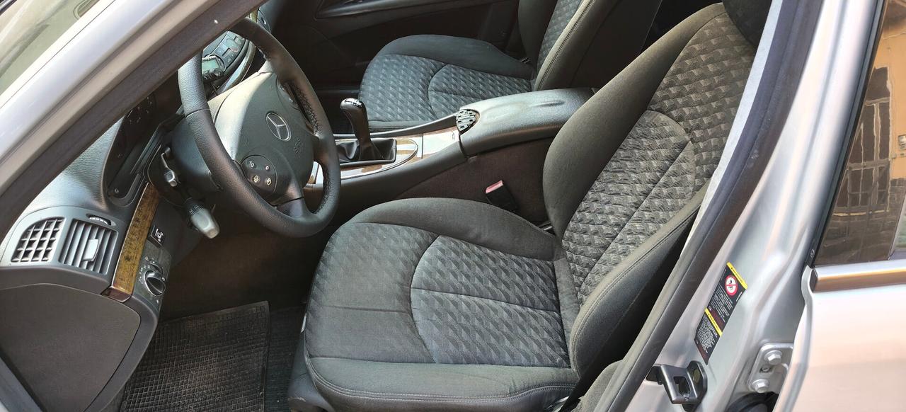 Mercedes E 200 K metano LEGGERE