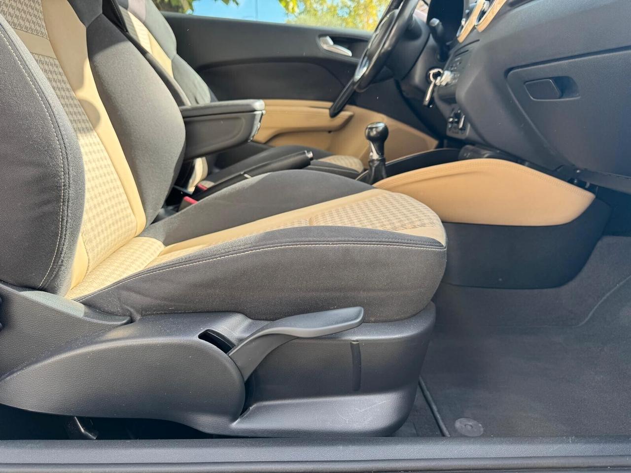 AUDI A1 1.2 TFSI ATTRACTION NEOPATENTATI