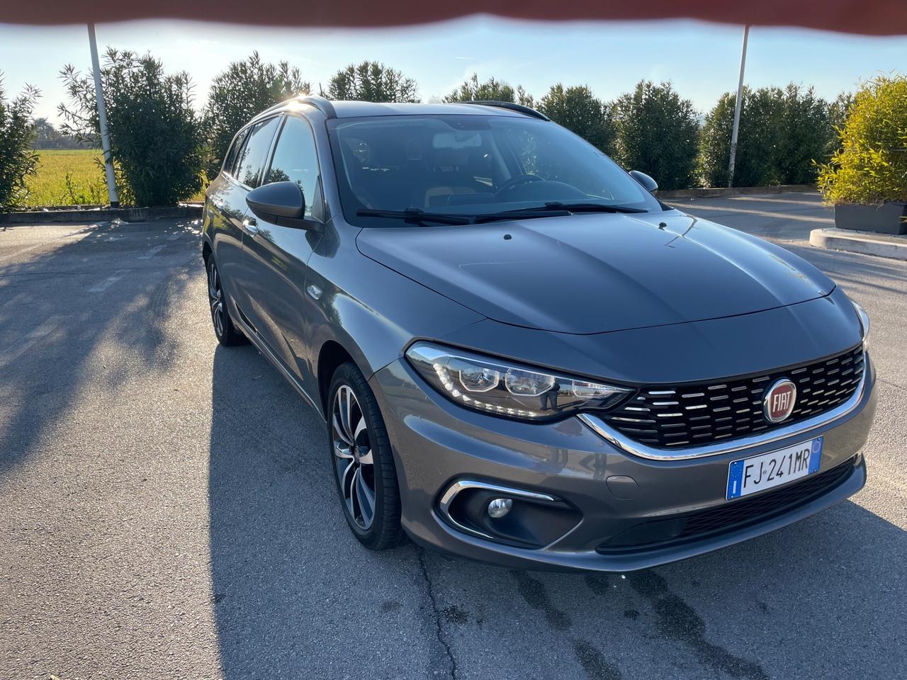 Fiat Tipo 1.6 Mjt anno 2017 navi pronta al uso