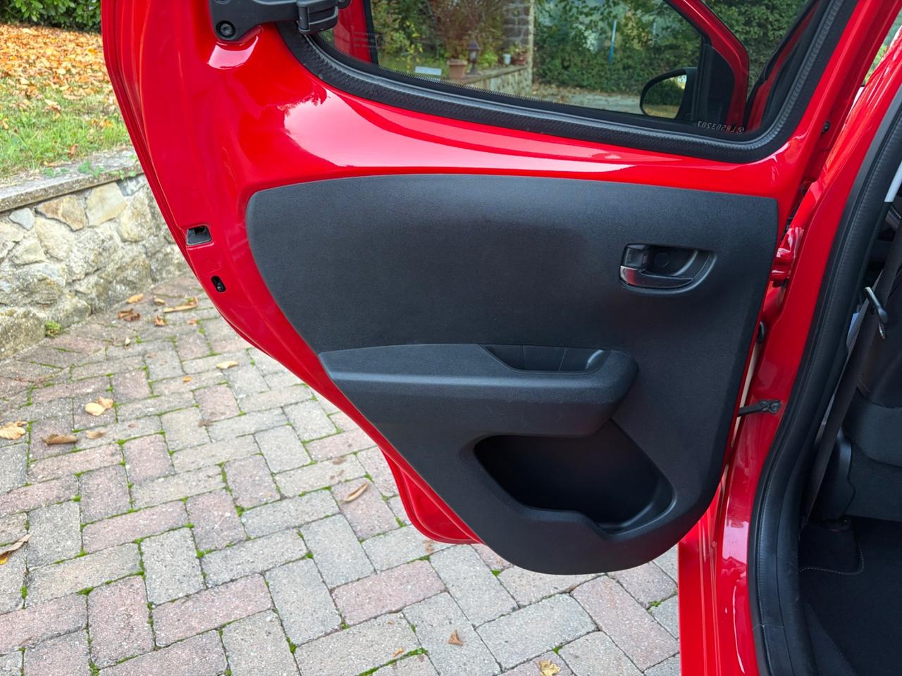 Citroen C1 VTi 72 S&S 5 porte Shine UNICO PROPRIETARIO