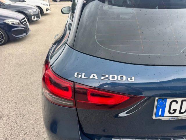 MERCEDES-BENZ GLA 200 d Automatic Progressive