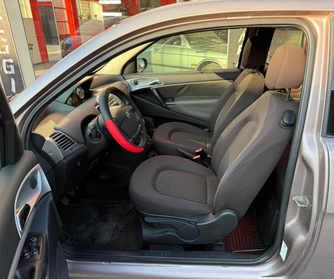 Lancia Ypsilon 1.4 Argento Ecochic GPL