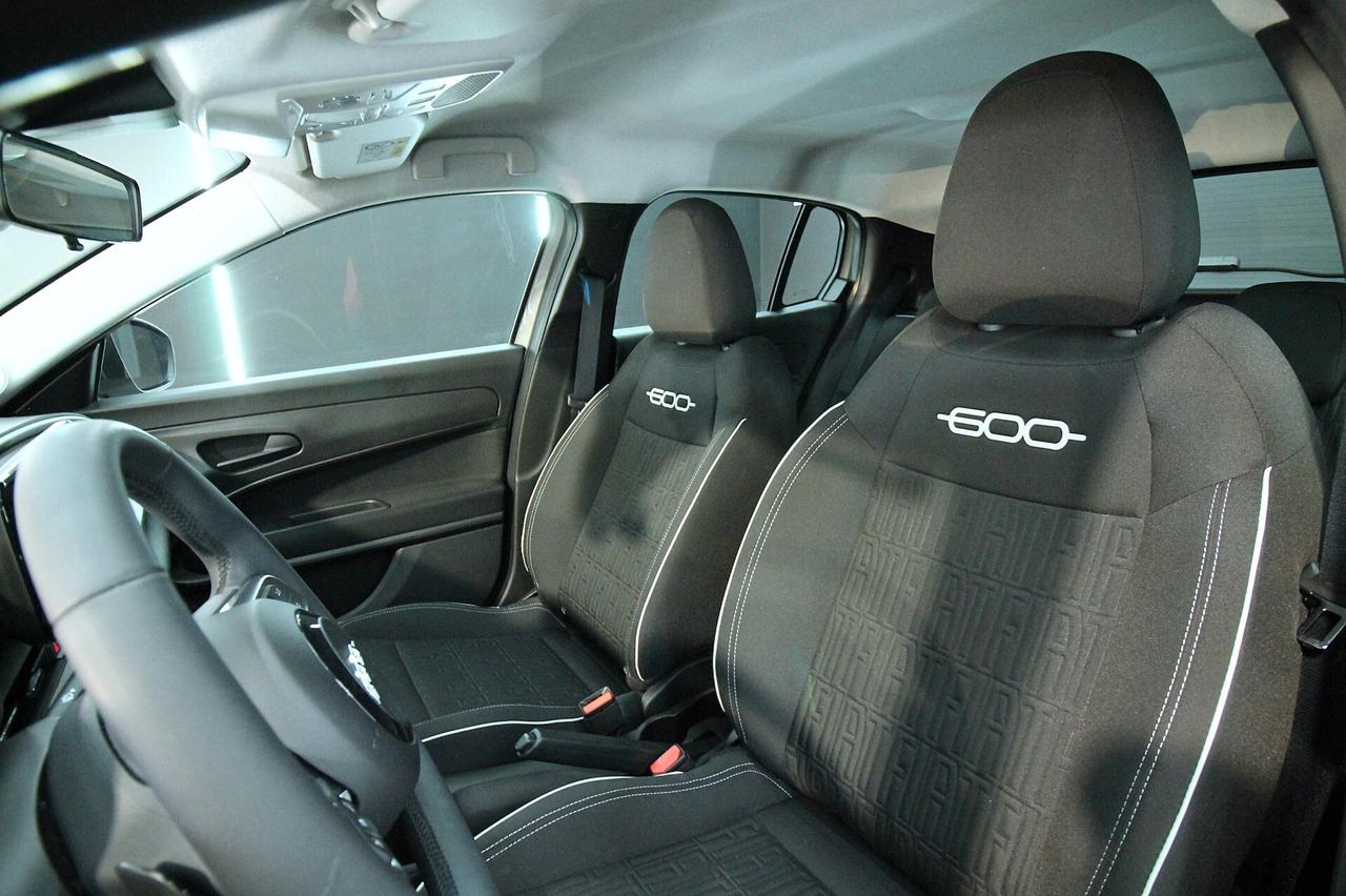 FIAT 600 1.2 HYBRID 110 CV
