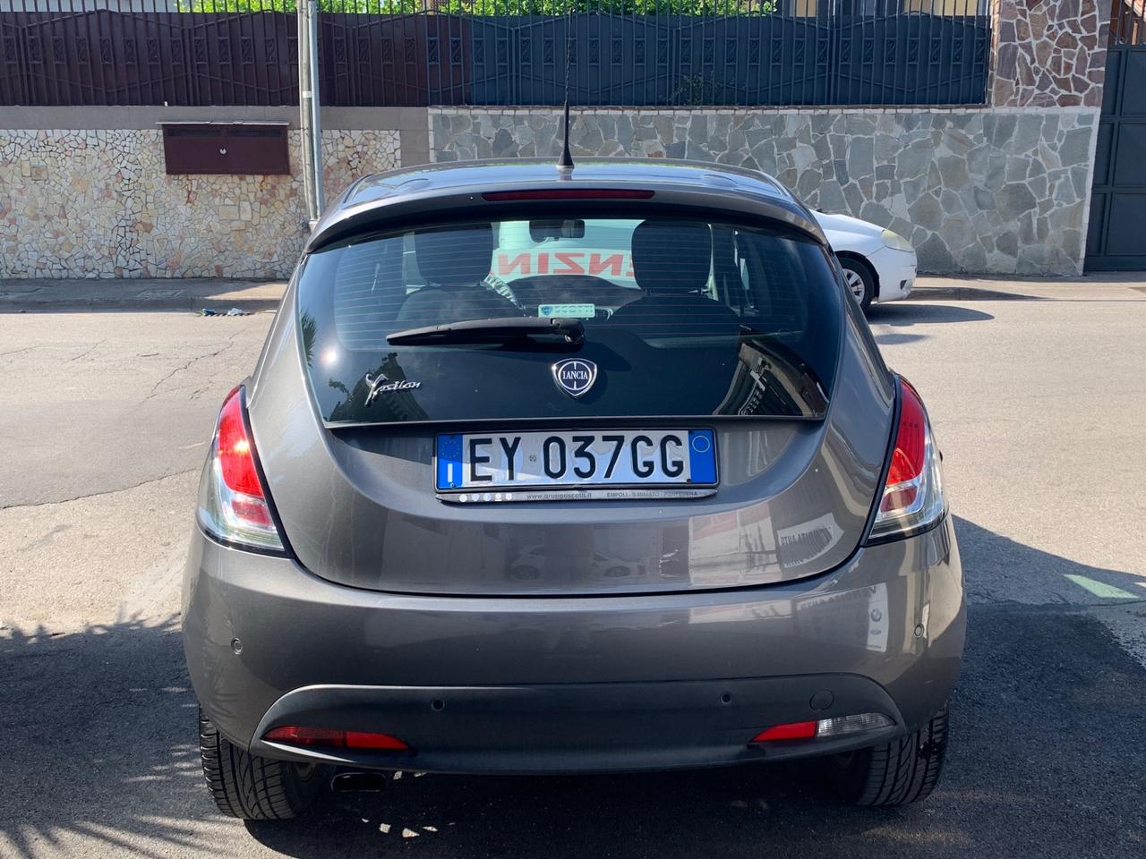 Lancia Ypsilon 0.9 TwinAir 85 CV 5 porte S&S Platinum