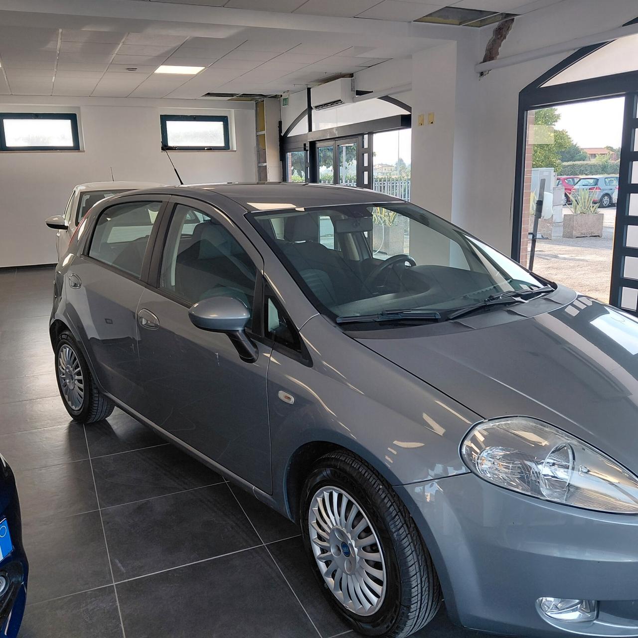 FIAT GRANDE PUNTO ANNO 2006 BZ 1.2 ADATTA NEOPATENTATI KM 189 MILA