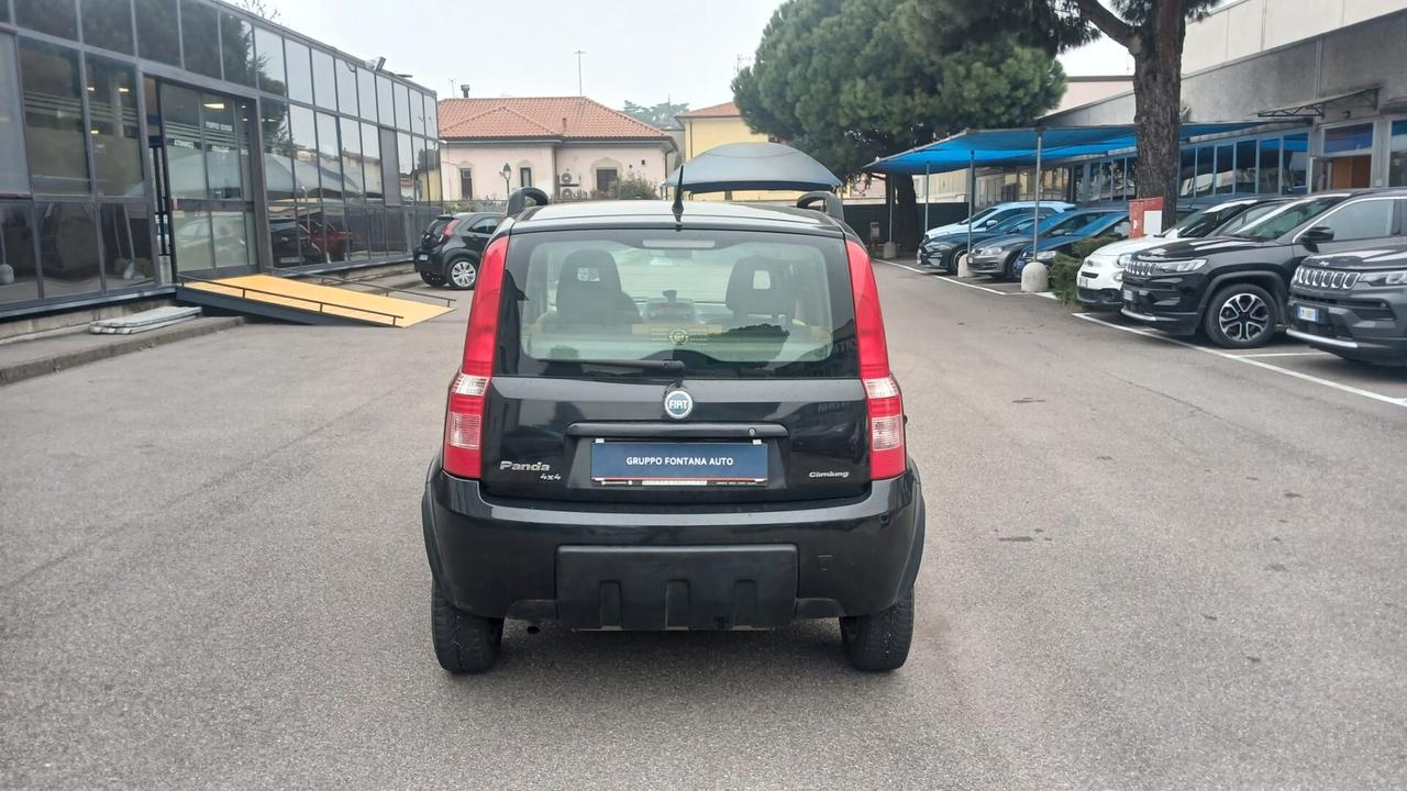 Fiat Panda 4x4 Climbing