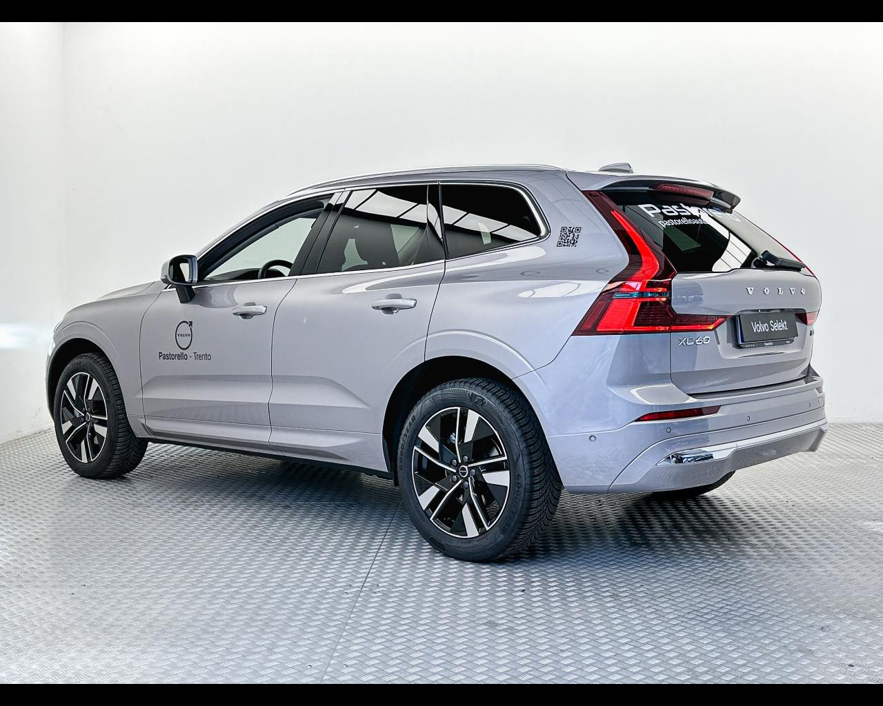 VOLVO XC60 Plus Bright B5 AWD AUT