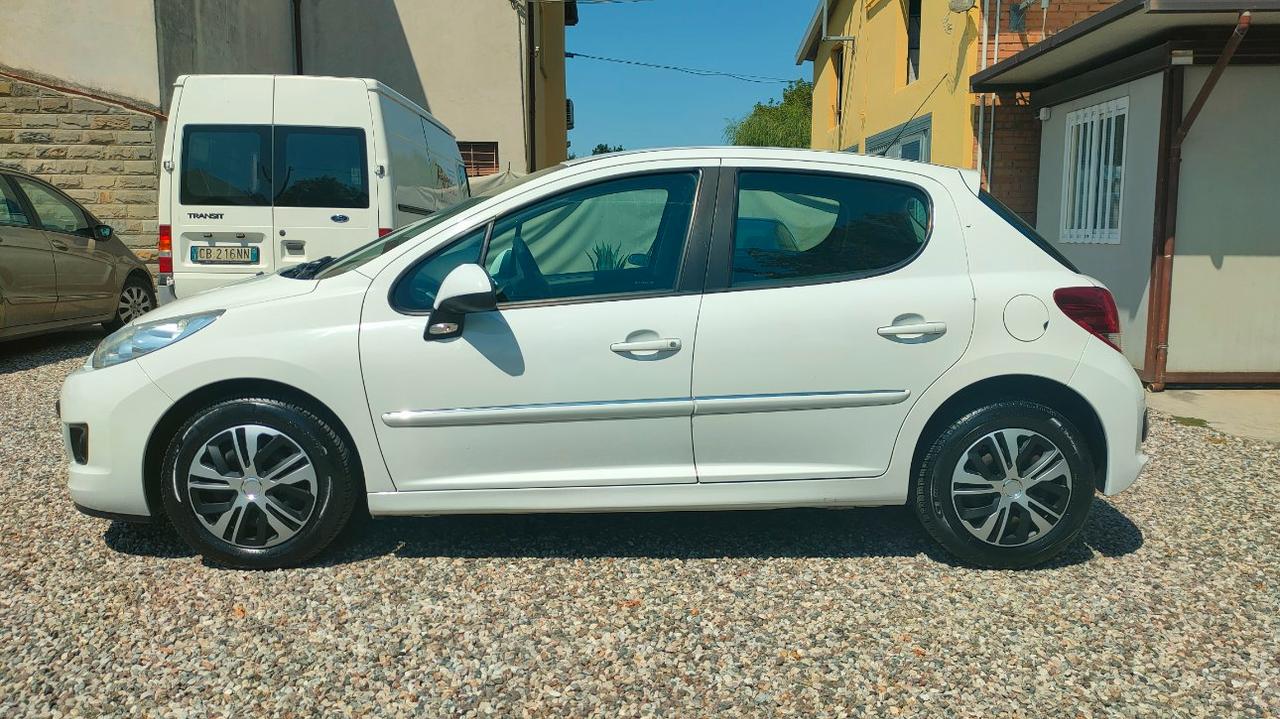 Peugeot 207 5 Porte 1.4 8v Plus eco-Gpl 75cv