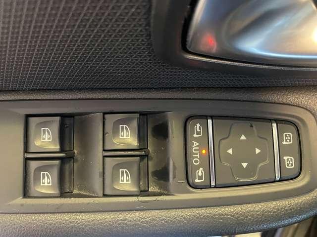 Renault Clio Clio IV 2017 0.9 tce Moschino Life 75cv