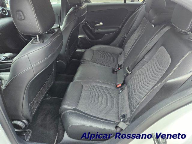 MERCEDES-BENZ A 180 d Automatic Premium
