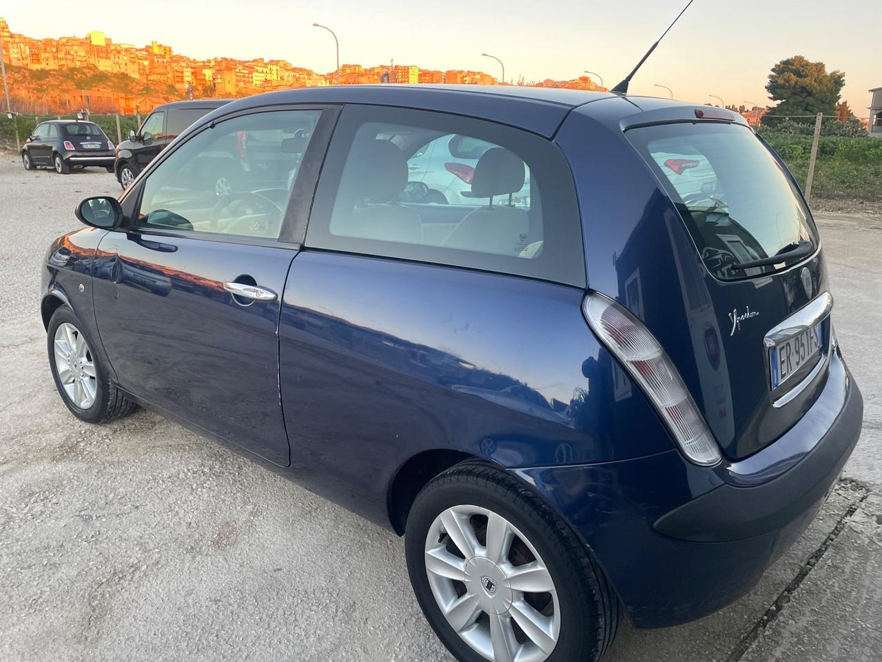 Lancia Ypsilon 1.2 16V Argento