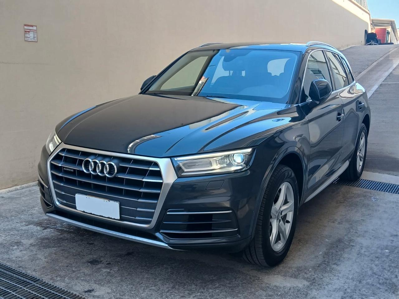Audi Q5 2.0 TDI quattro S tronic Business Sport