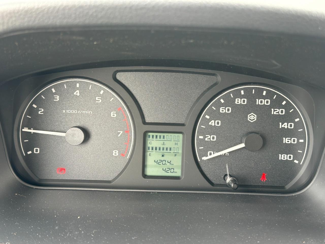 Piaggio Porter NP6 TWB CHAS 325 LR LPG TOP WHITE