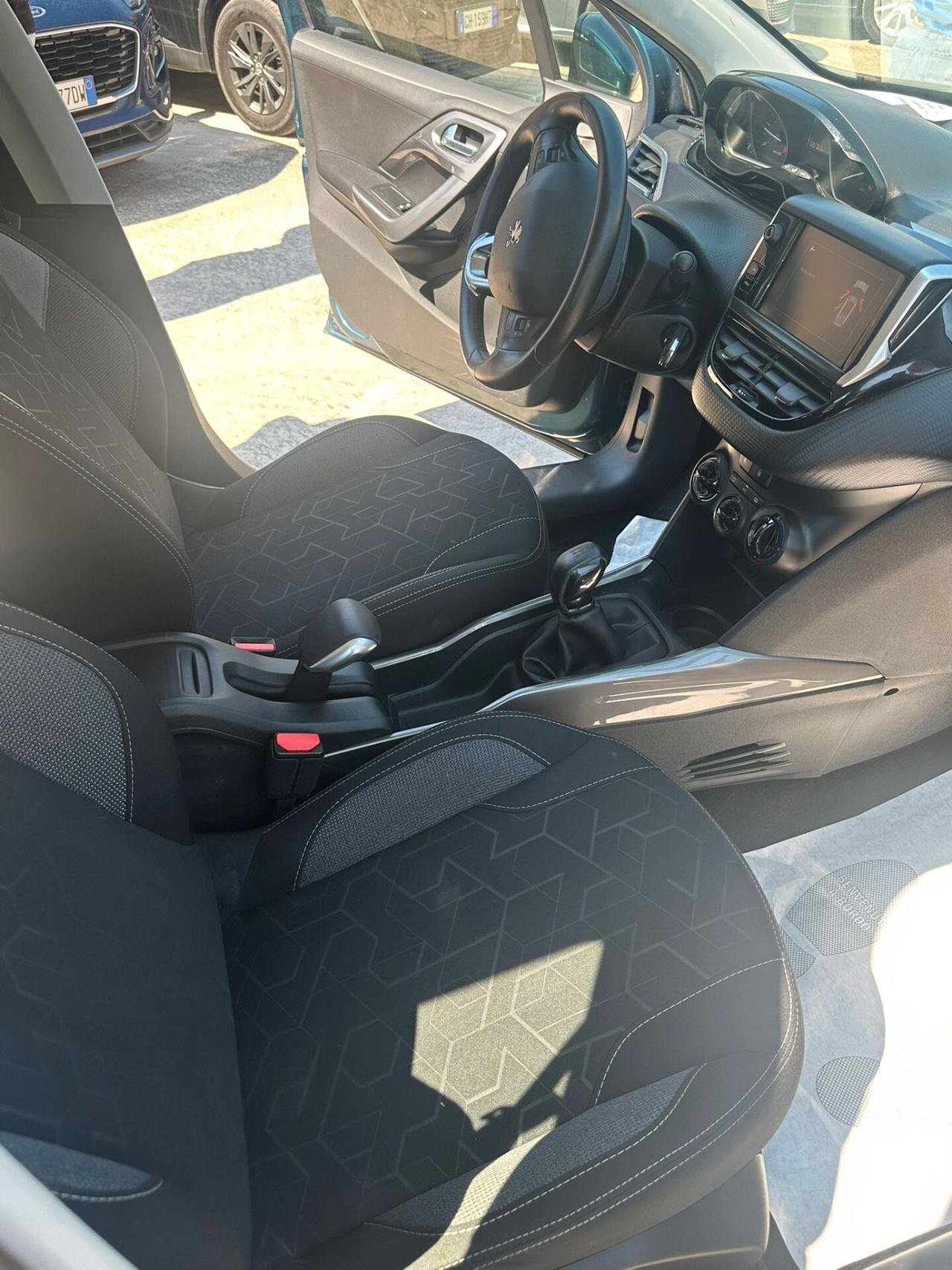 Peugeot 2008 BlueHDi 100 S&S Allure