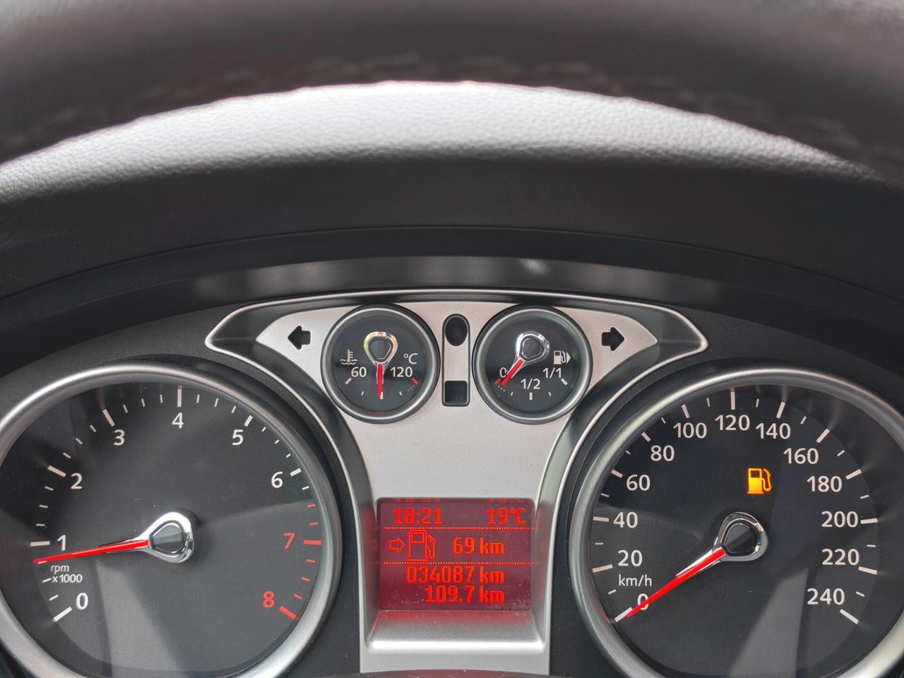 Ford Focus 1.6 BENZINA 115cv / 34.000km / Unipro