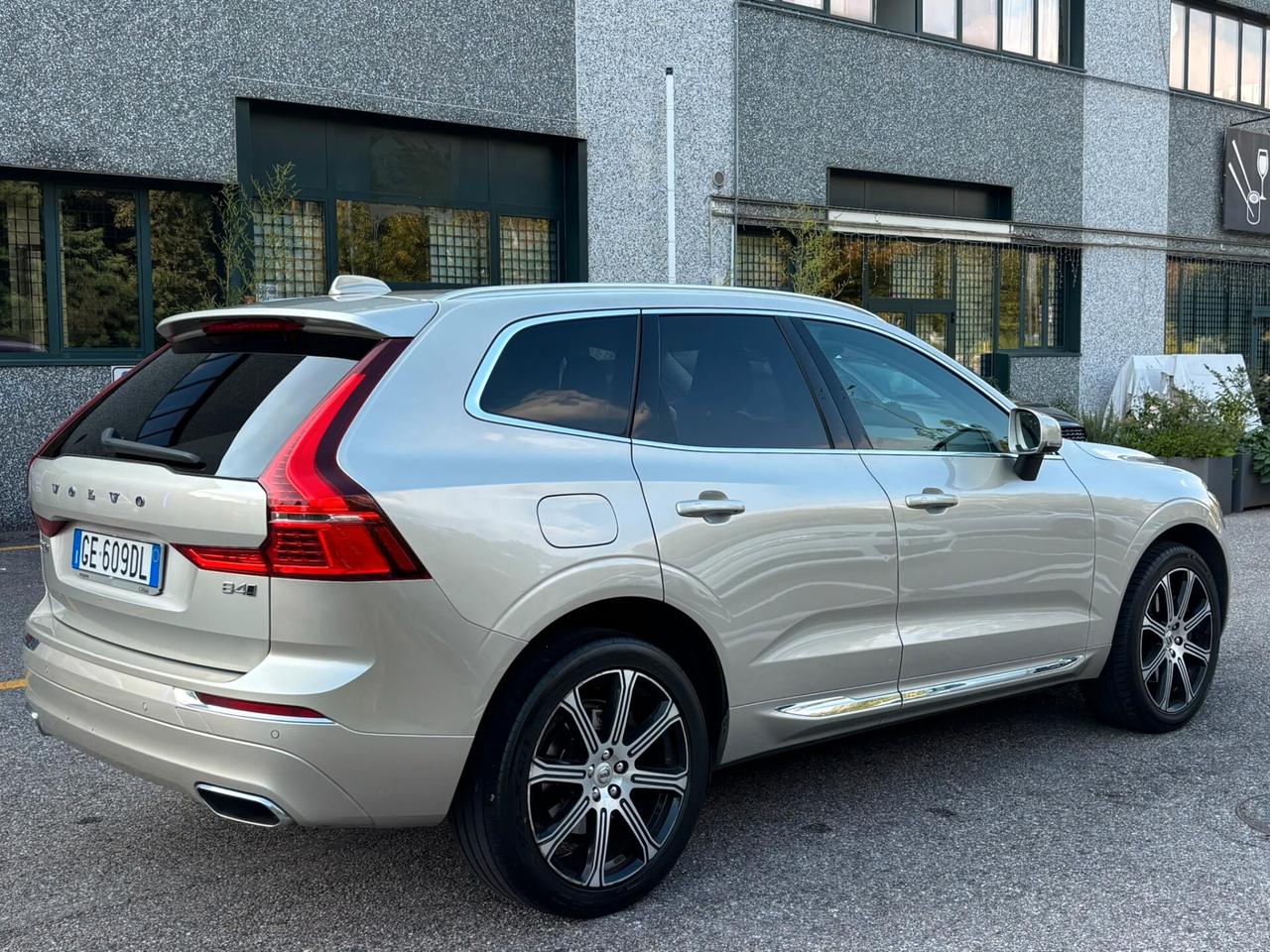 Volvo XC 60 XC60 B4 (d) AWD Geartronic Inscription