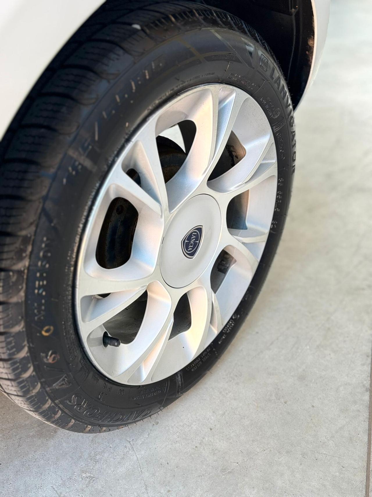 Lancia Ypsilon 1.2 69 CV Platinum