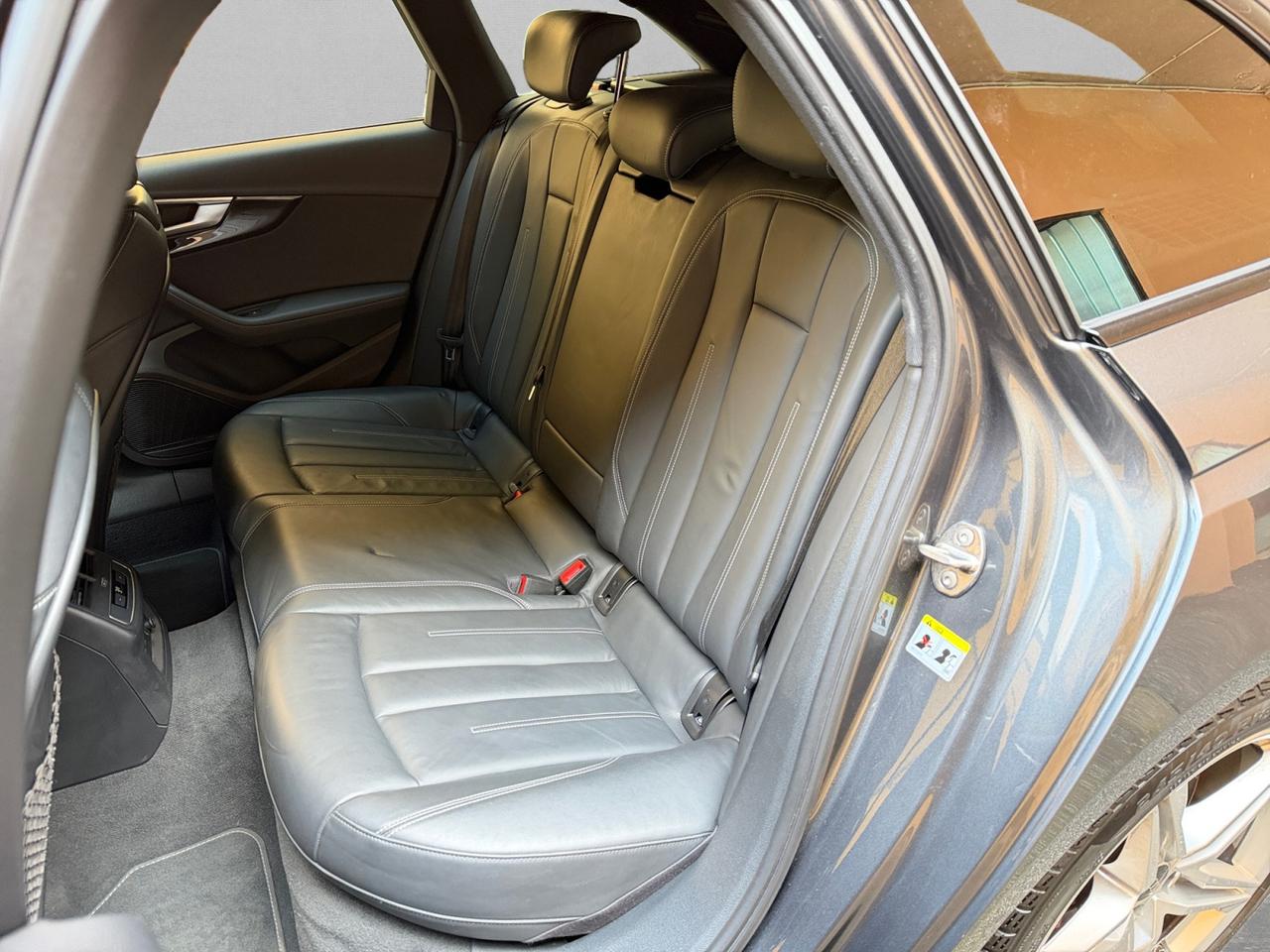 Audi A4 Avant 40 2.0 tdi mhev S line edition quattro 204cv s-tronic FARI MATRIX