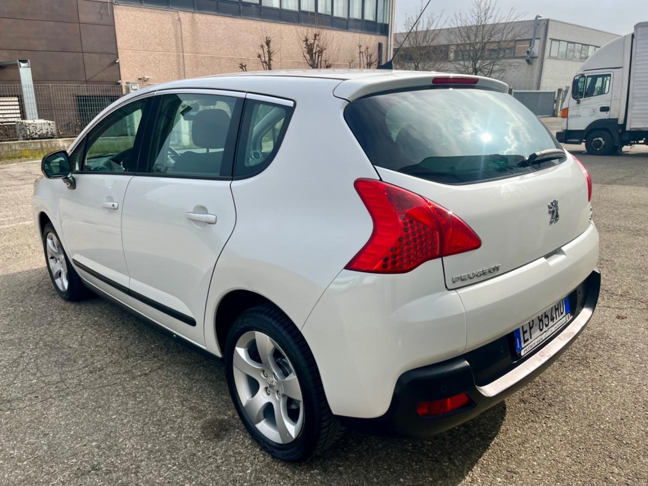 Peugeot 3008 1.6hdi 2012 118.000km cambio robotizzato perfetta