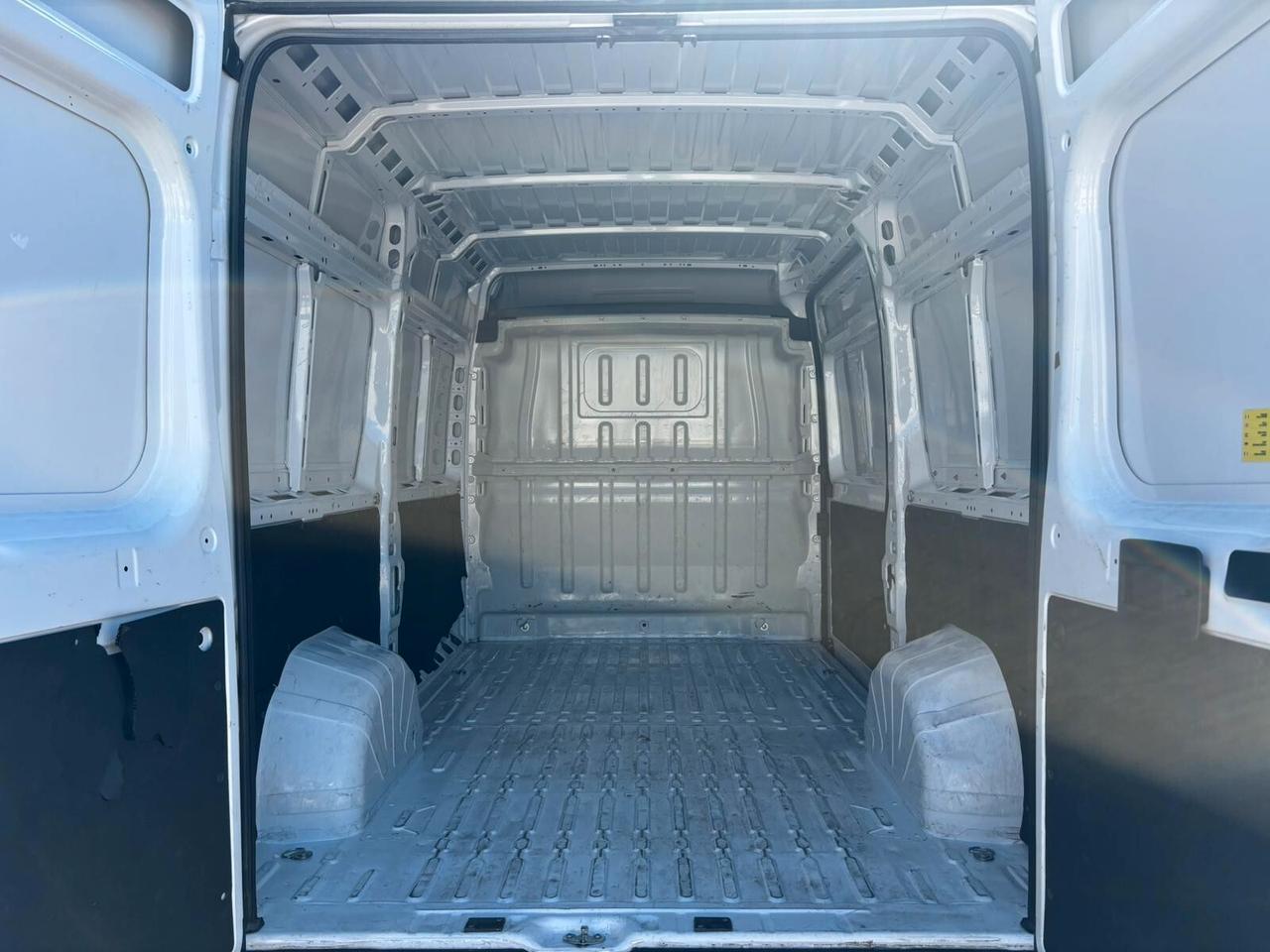 Peugeot Boxer 2.2 BlueHDi 140CV L2H2