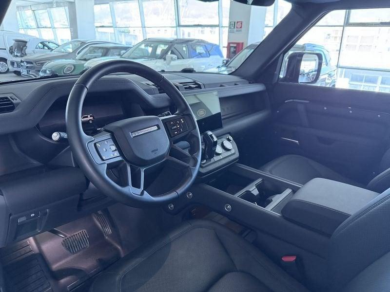 Land Rover Defender 3.0D I6 200 90 X-Dynamic SE AWD auto.