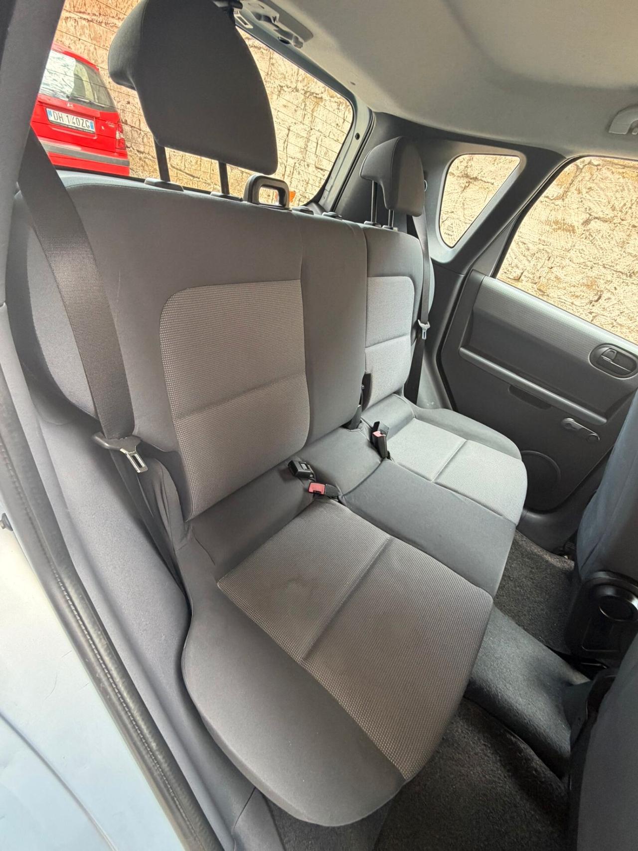 Mitsubishi Colt 1.1 12V 5p. Invite