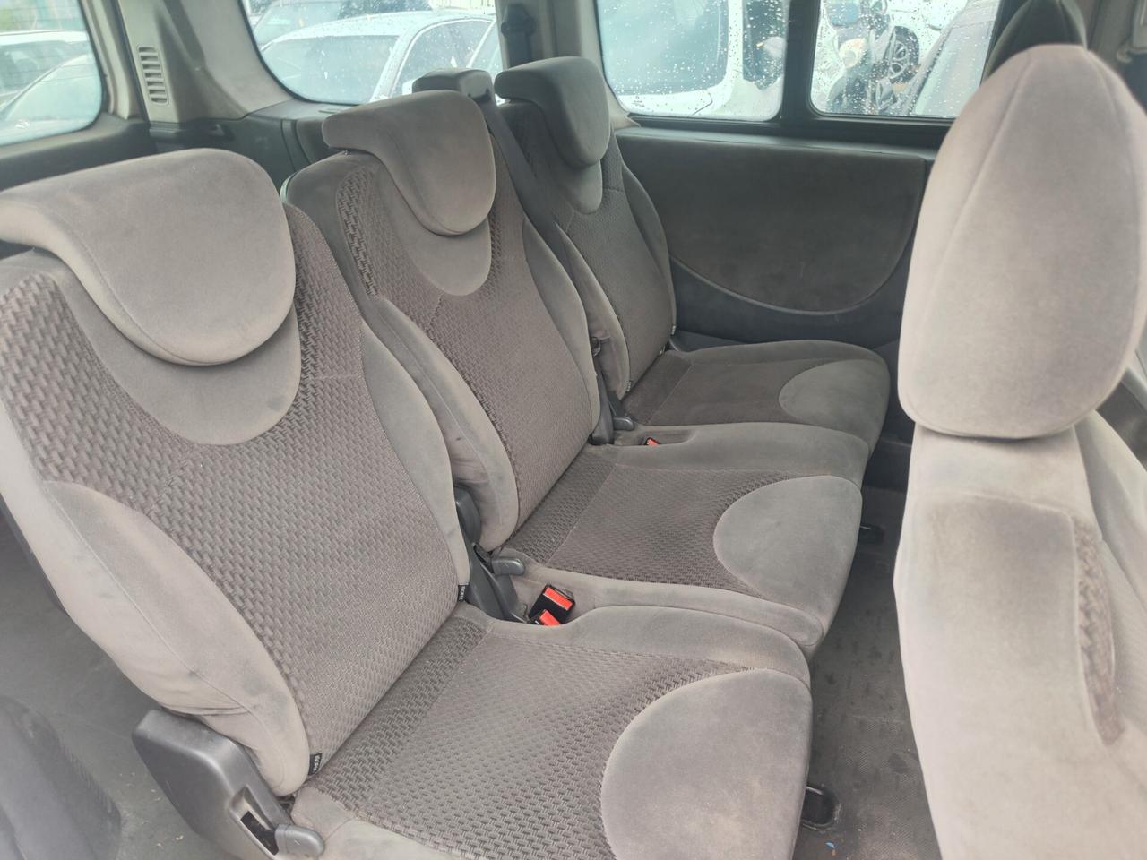 Fiat Scudo 1.6 HDi 90 CV vetrato 5 posti