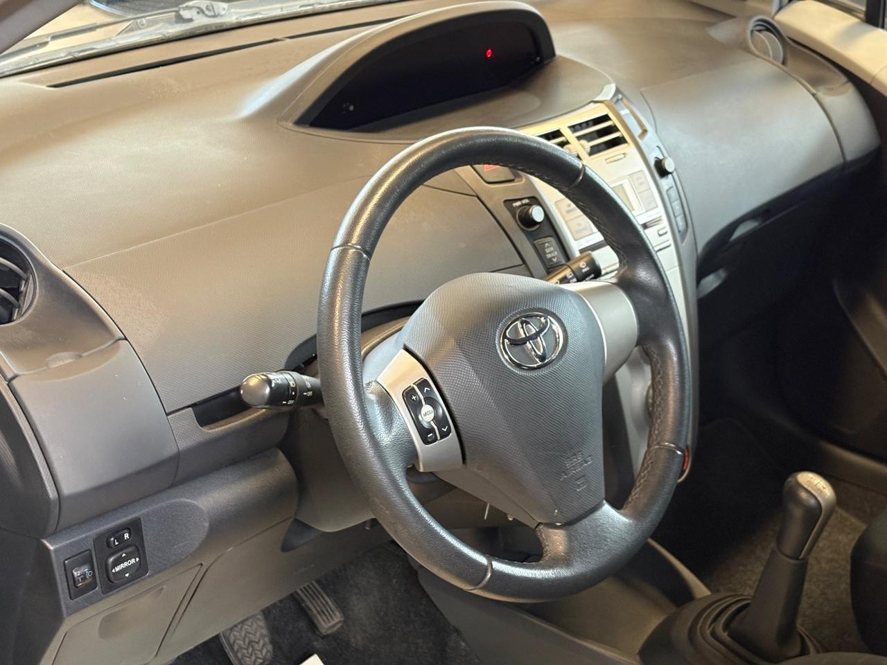 Toyota Yaris 1.0 5 porte Sol