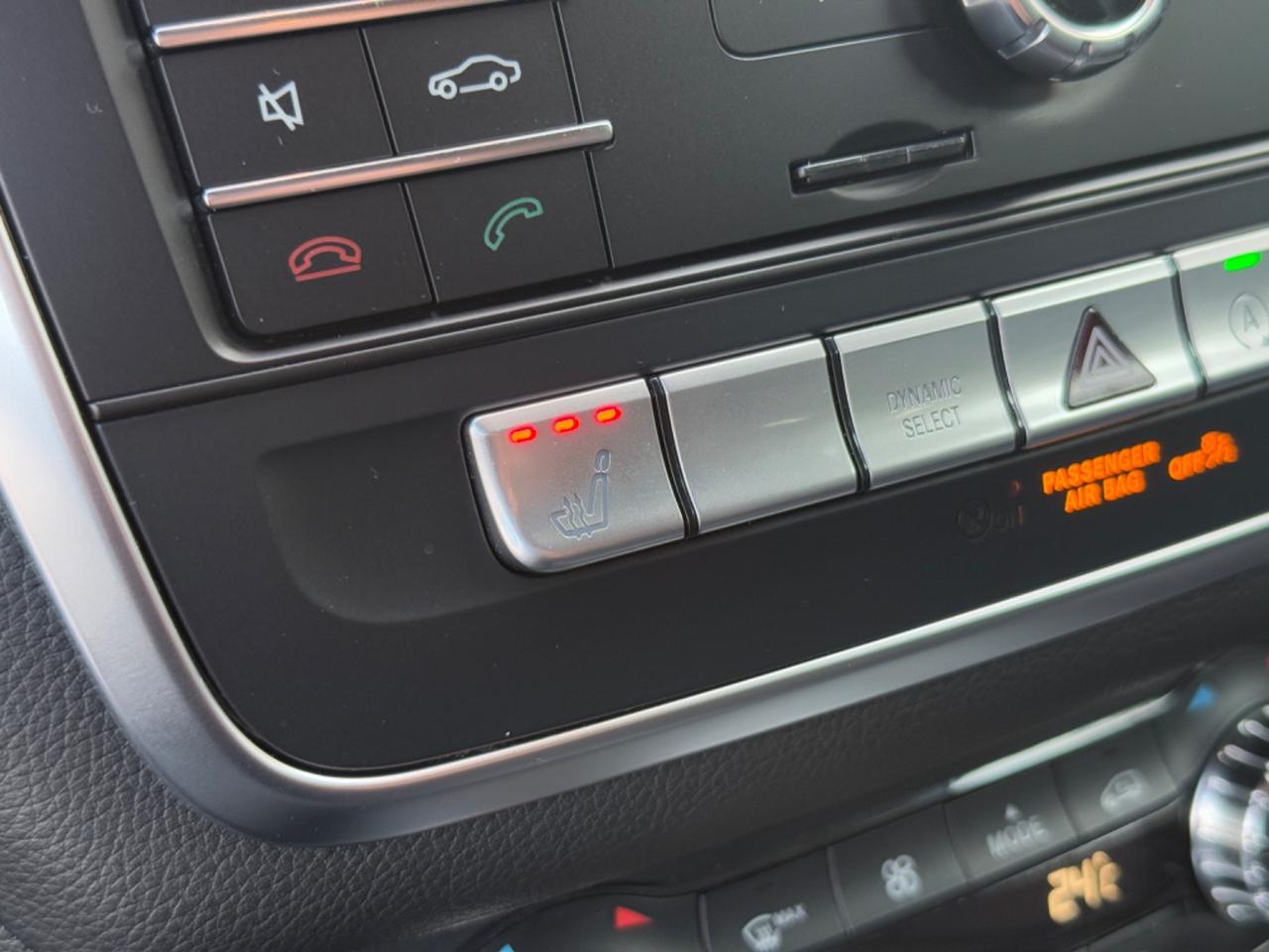 Mercedes-benz GLA 200d Premium AMG LINE!