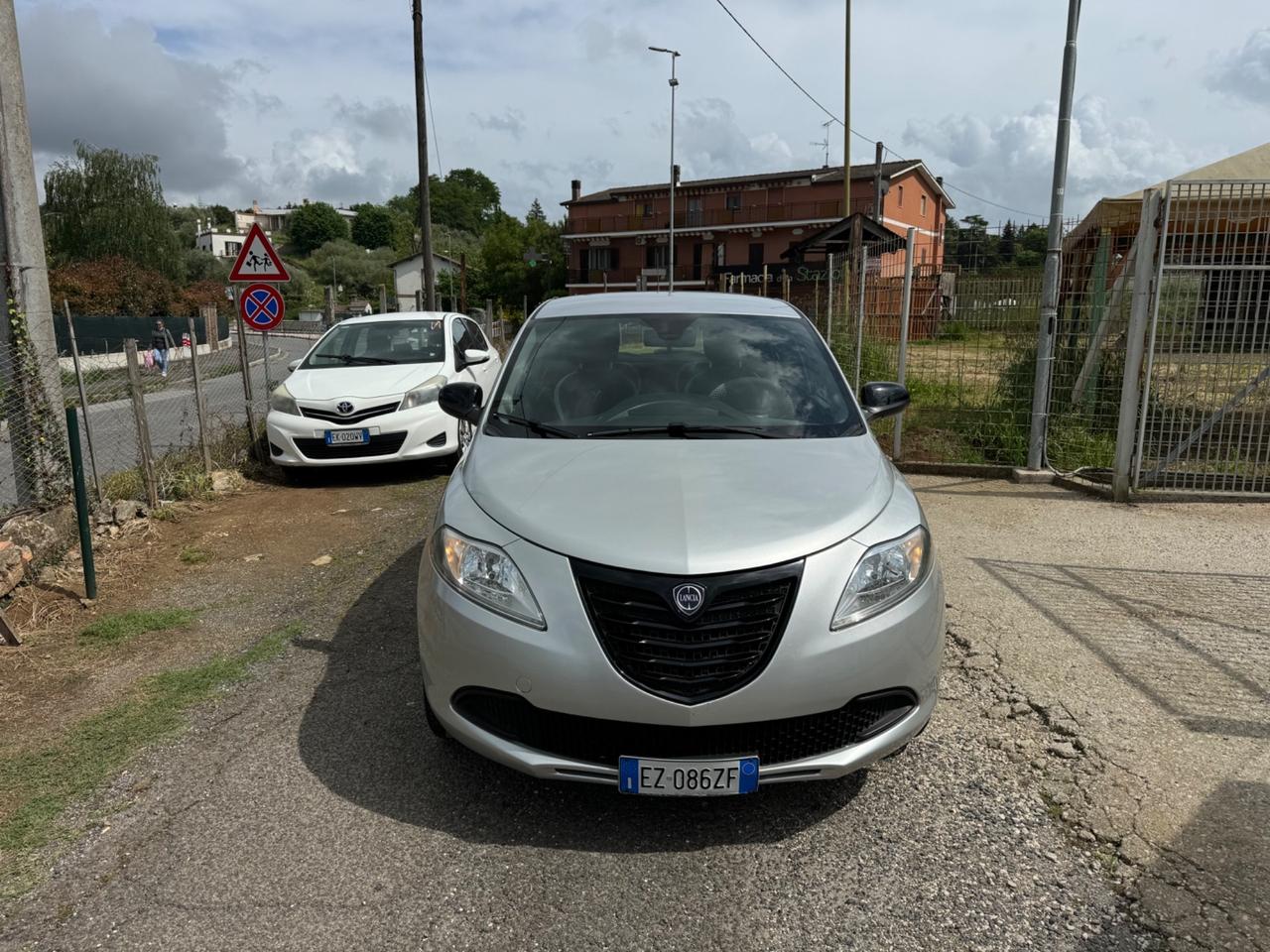 Lancia Ypsilon 1.2 69 CV 5 porte Elle NEOPATENTATI