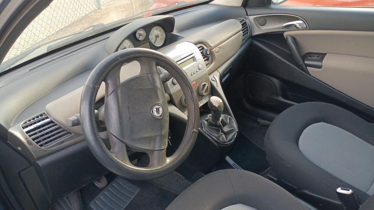Lancia Ypsilon 1.3 MJT 75 CV Argento