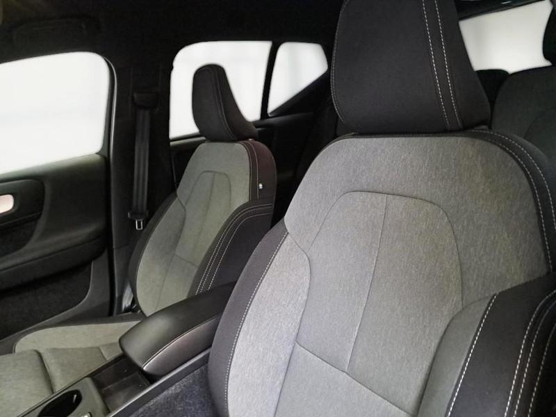 VOLVO XC40 T4 RECHARGE PLUG-IN AUTO CORE SUV