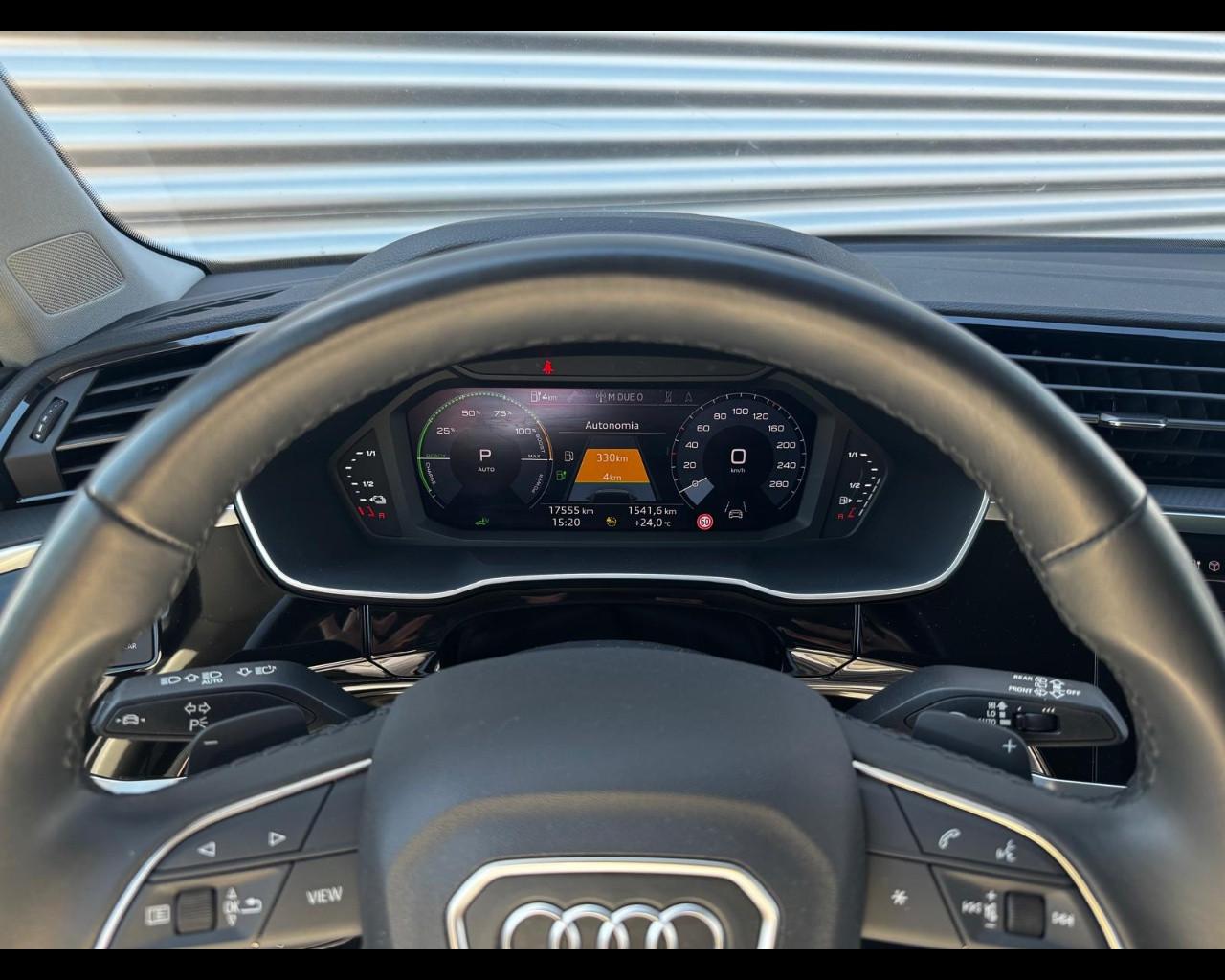 AUDI Q3 45 TFSIe S-TRONIC S-LINE EDITION