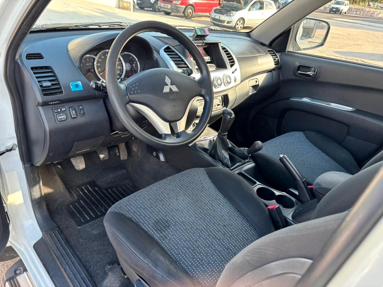 Mitsubishi L200 CLUB CAB 2.5 Did 178 cv