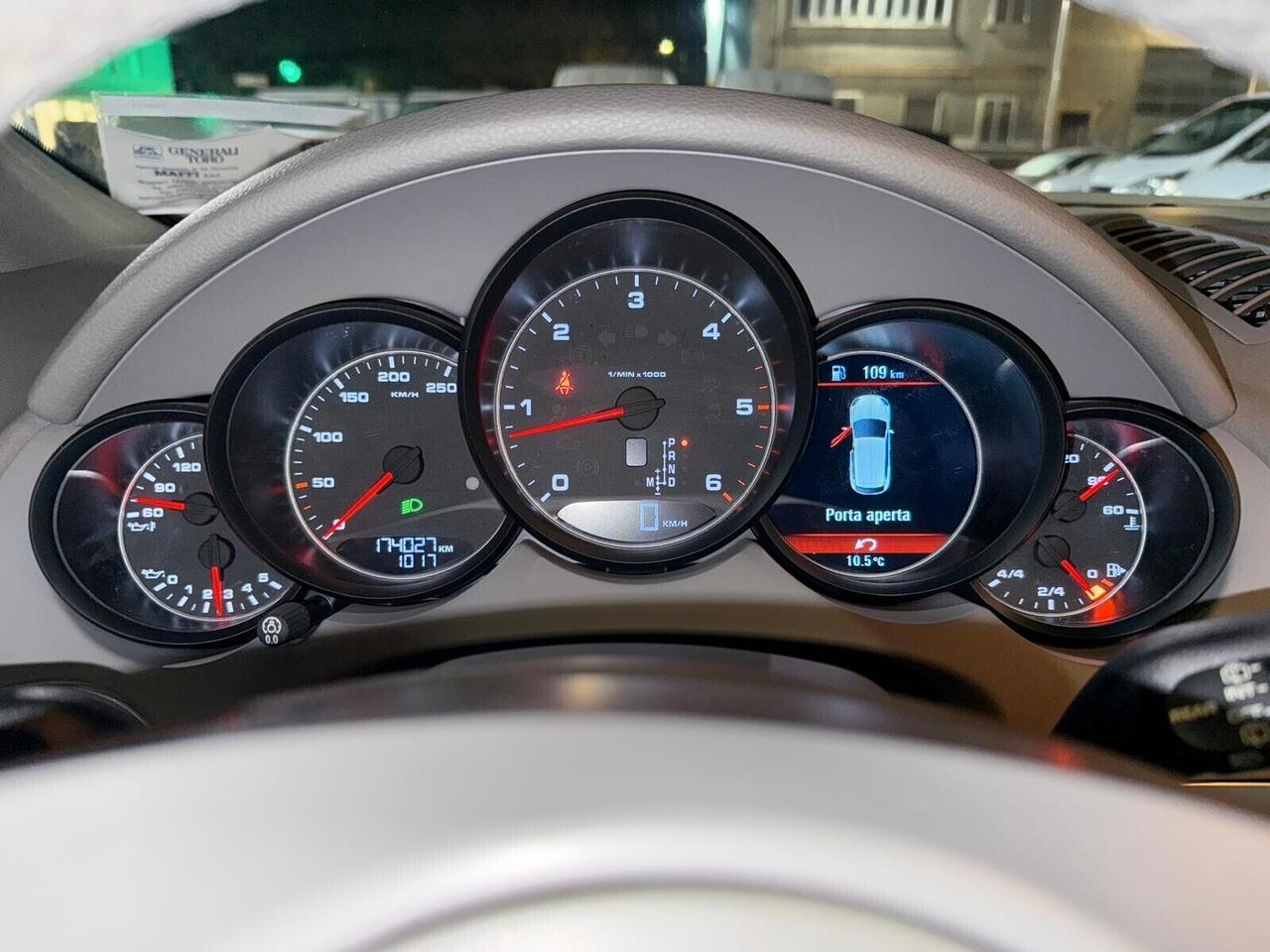 Porsche Cayenne 3.0 Diesel tiptronic 173000km