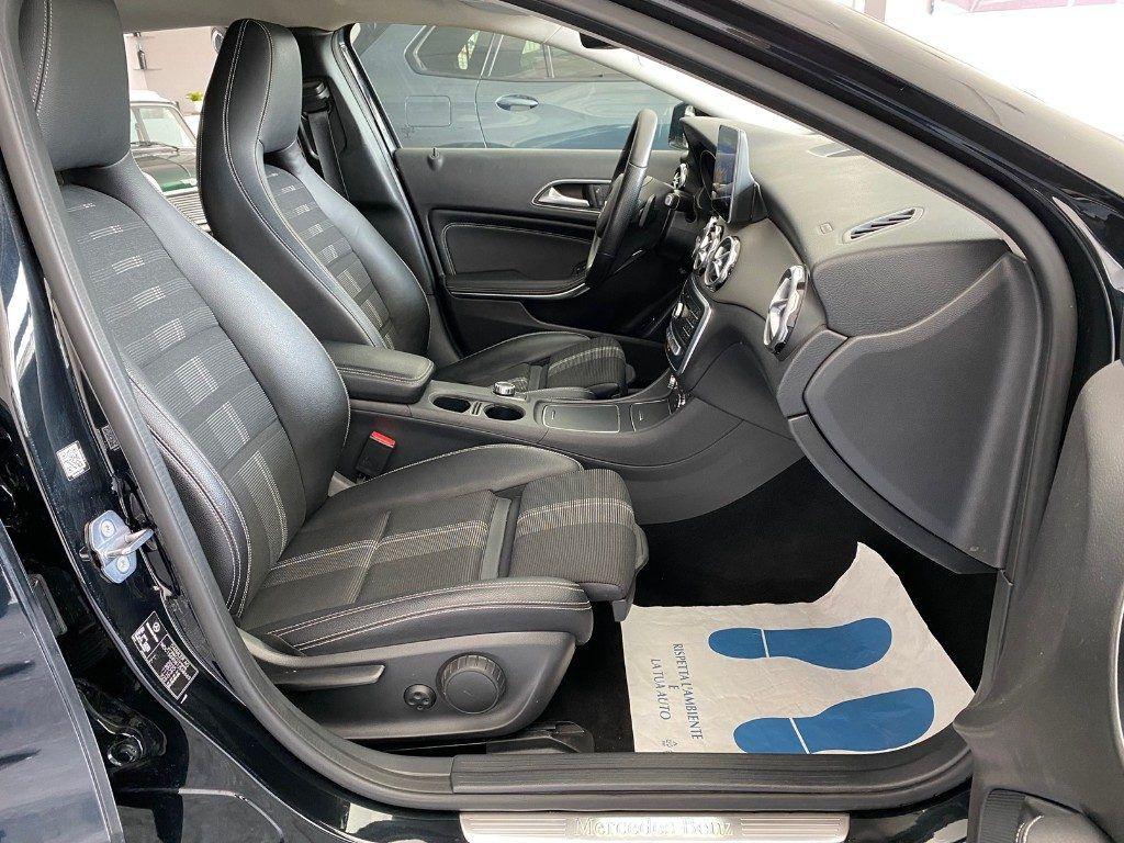 Mercedes-Benz GLA 200 d Automatic 4Matic Sport Plus Da Vetrina
