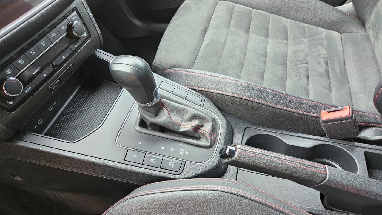 Seat Ibiza 1.0 ecotsi FR 110cv dsg NAVY-SED RISC-FULL LINK